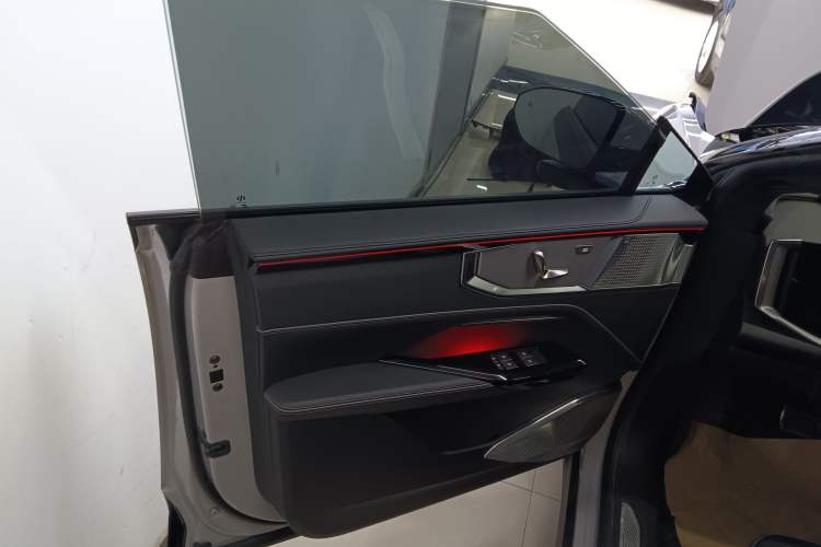 Used HiPhi Y 2023 560 km Pioneer Edition Left Front Door Interior