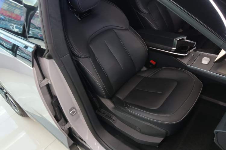Used HiPhi Y 2023 560 km Pioneer Edition Right Front Seat