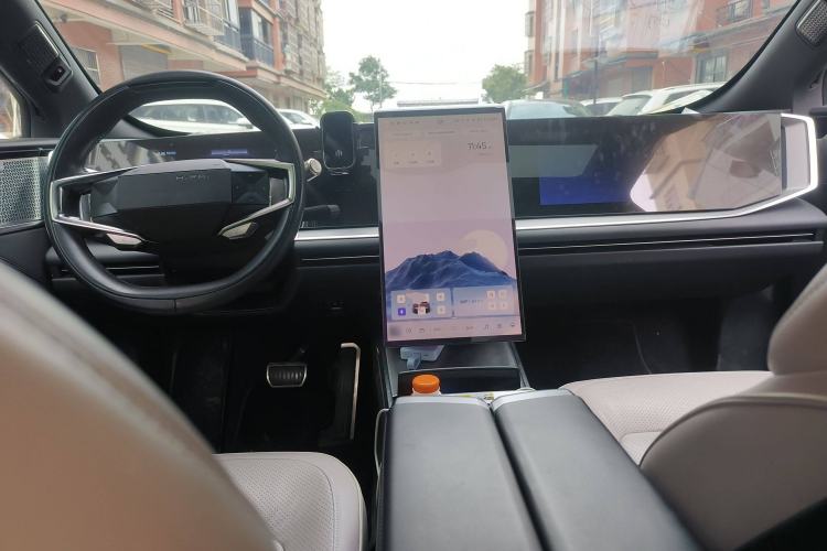 Used HiPhi Y 2023 810 km Long-Range Version Center Console