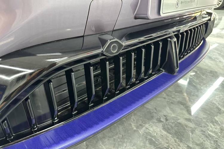 Used HiPhi Y 2023 560 km Pioneer Edition Exterior 8