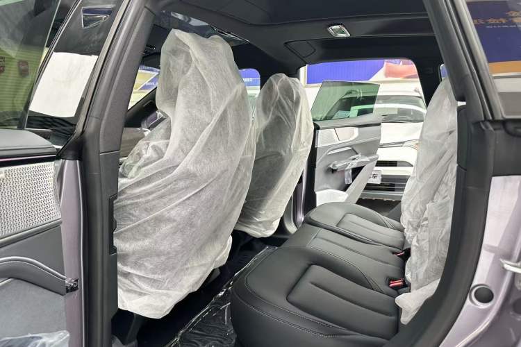 Used HiPhi Y 2023 560 km Pioneer Edition Interior 6