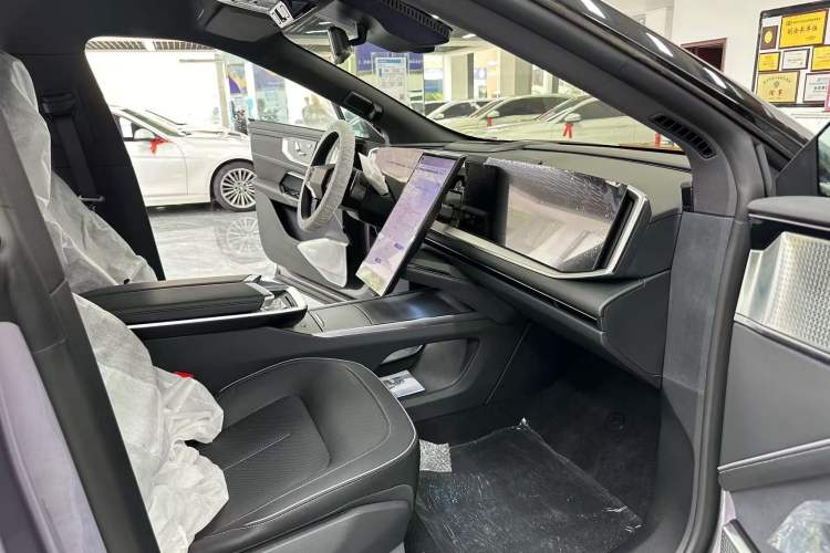 Used HiPhi Y 2023 560 km Pioneer Edition Interior 7
