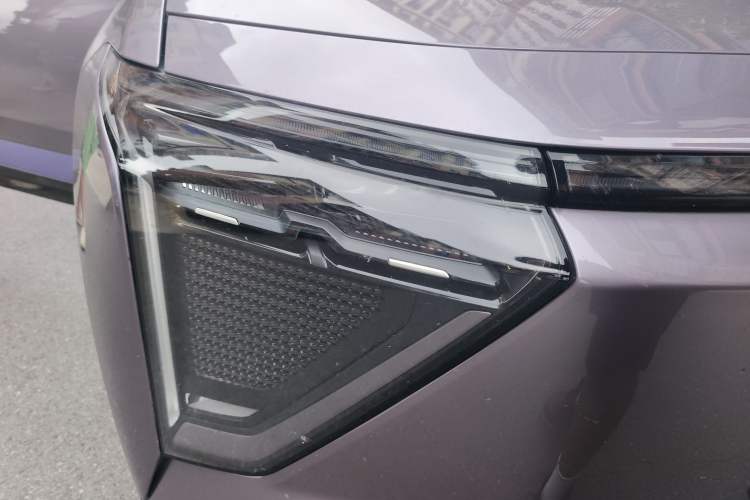 Used HiPhi Y 2023 810 km Long-Range Version Right Front Headlight