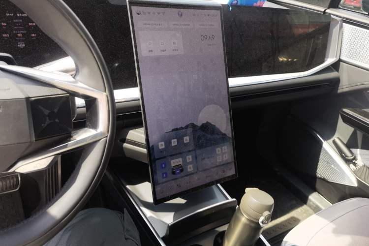 Used HiPhi Y 2023 560 km Elite Version Audio And AC Panel