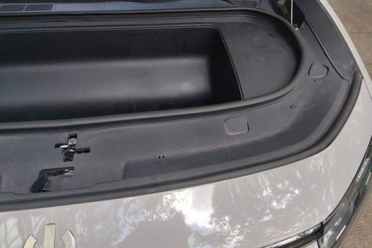 Used HiPhi Y 2023 810 km Long-Range Version Engine Bay Left