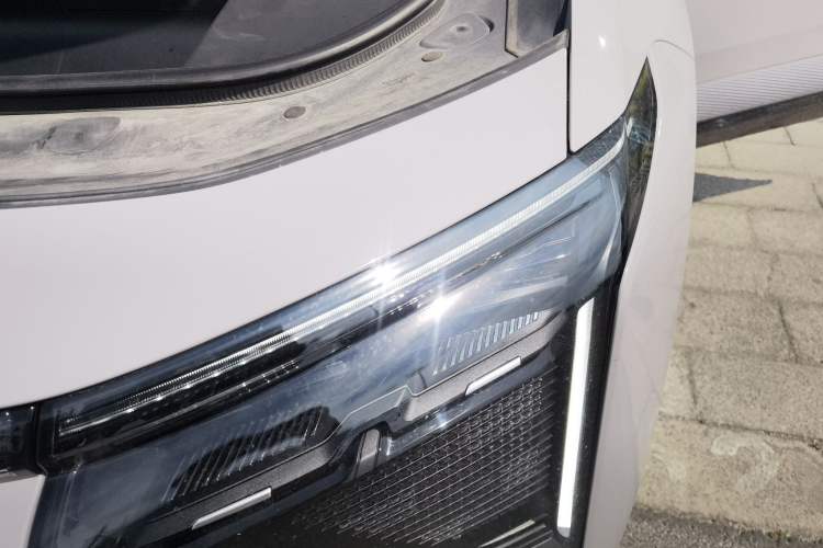 Used HiPhi Y 2023 560 km Elite Version Engine Bay Left