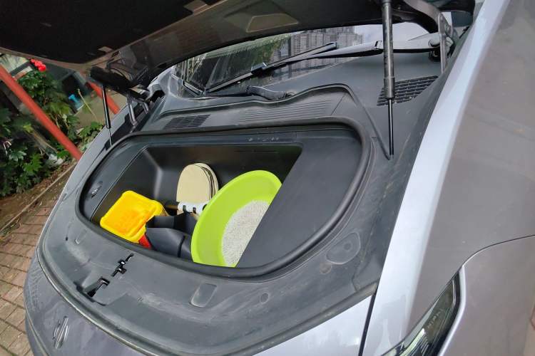 Used HiPhi Y 2023 560 km Pioneer Edition Engine Bay Left