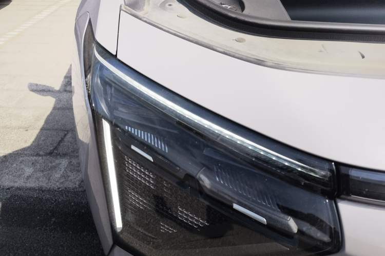 Used HiPhi Y 2023 560 km Elite Version Engine Bay Right