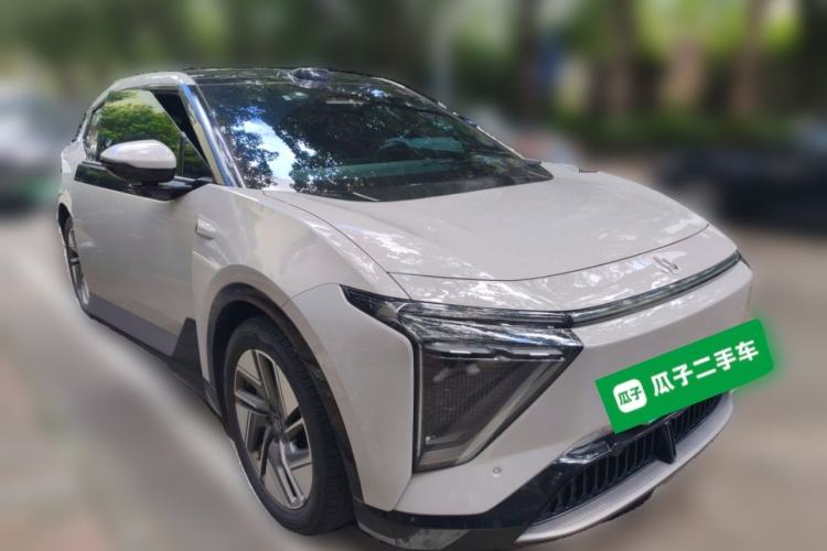 Used HiPhi Y 2023 810 km Long-Range Version Front Right 45 Deg