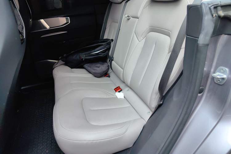 Used HiPhi Y 2023 560 km Pioneer Edition Left Rear Seat