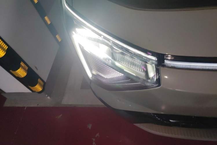 Used HiPhi Y 2023 560 km Elite Version Right Front Headlight
