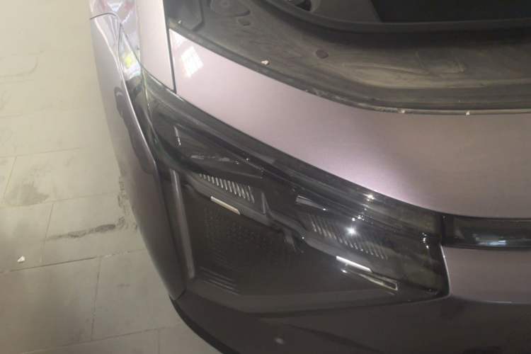 Used HiPhi Y 2023 560 km Pioneer Edition Right Front Headlight
