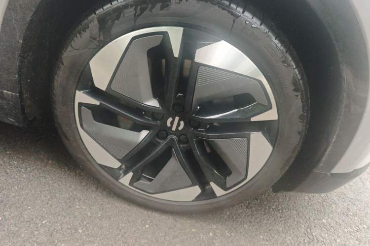 Used HiPhi Y 2023 560 km Pioneer Edition Right Front Wheel Hub