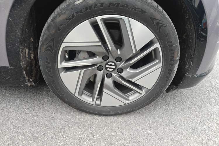Used HiPhi Y 2023 560 km Pioneer Edition Right Front Wheel Hub