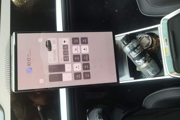 Used HiPhi Y 2023 560 km Pioneer Edition Audio And AC Panel