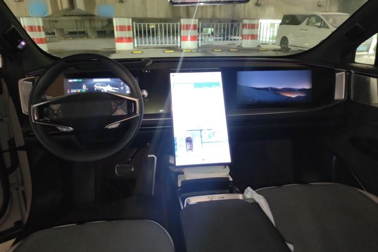 Used HiPhi Y 2023 560 km Pioneer Edition Center Console