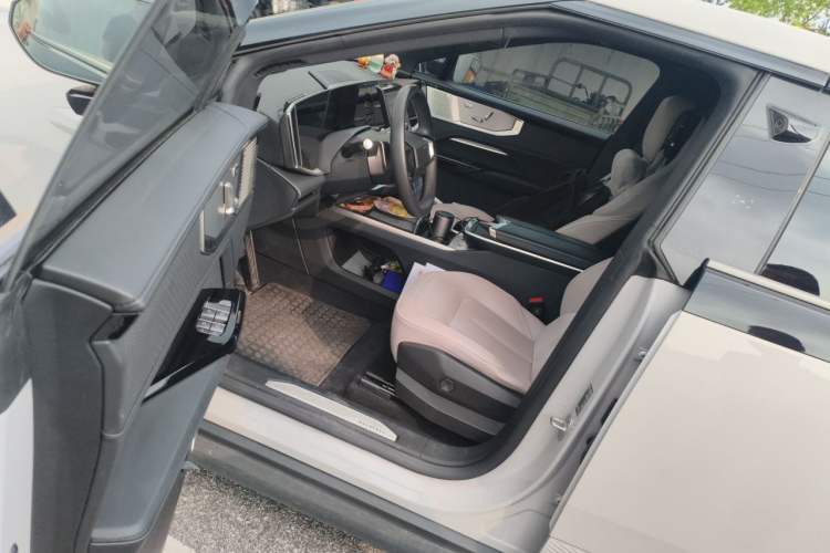 Used HiPhi Y 2023 560 km Pioneer Edition Driver Seat