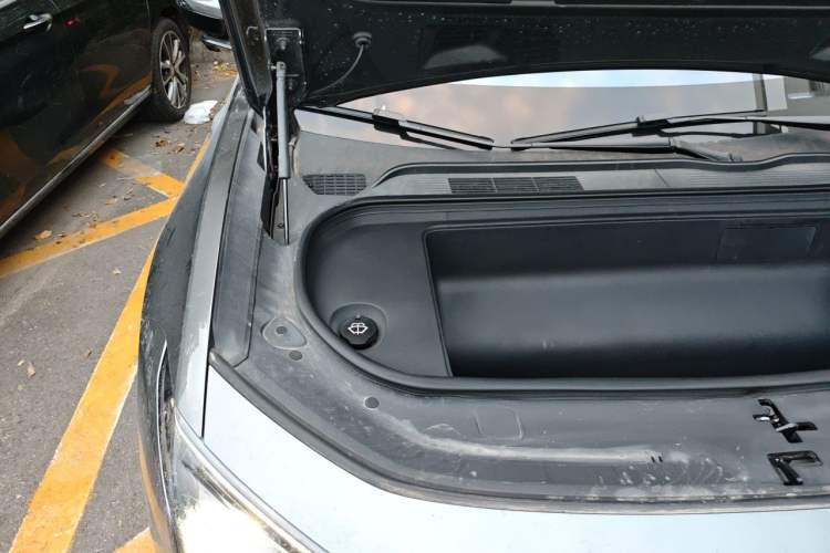 Used HiPhi Y 2023 765 km Flagship Edition Engine Bay Right