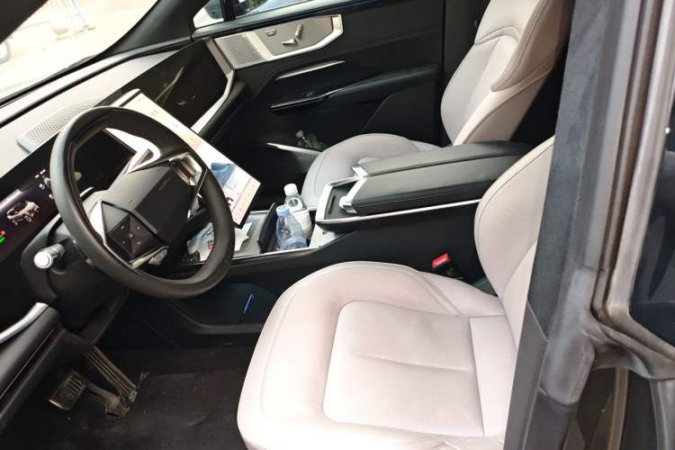 Used HiPhi Y 2023 765 km Flagship Edition Left Front Seat