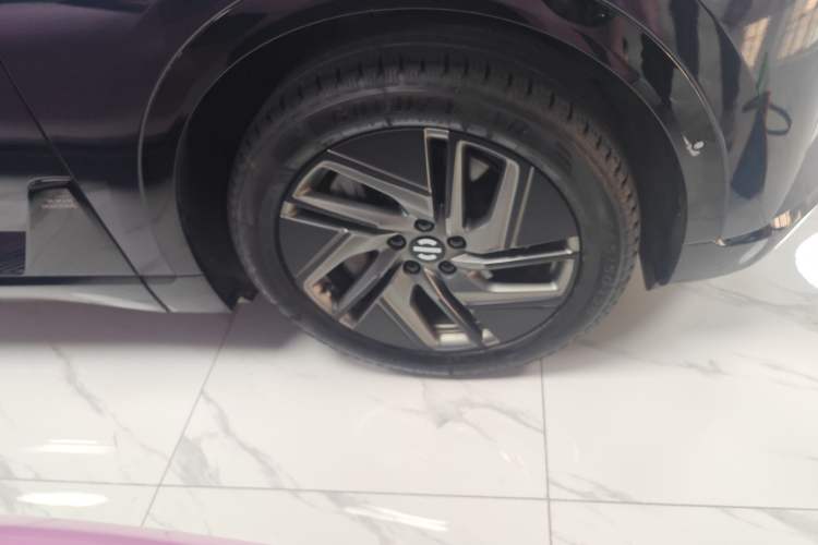 Used HiPhi Y 2023 560 km Pioneer Edition Right Front Wheel Hub