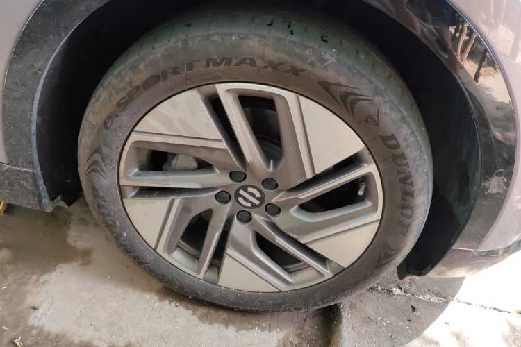 Used HiPhi Y 2023 560 km Pioneer Edition Right Front Wheel Hub