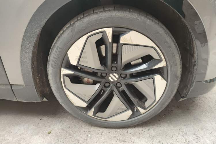 Used HiPhi Y 2023 765 km Flagship Edition Right Front Wheel Hub