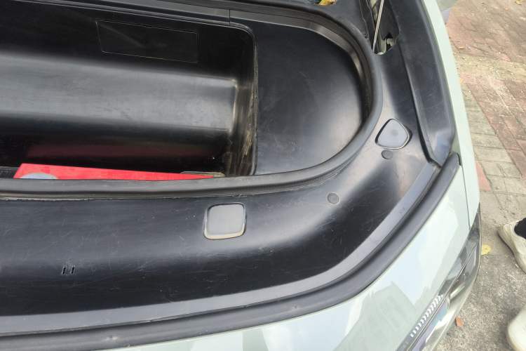 Used HiPhi Y 2023 560 km Pioneer Edition Engine Bay Left