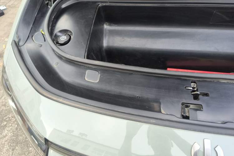 Used HiPhi Y 2023 560 km Pioneer Edition Engine Bay Right
