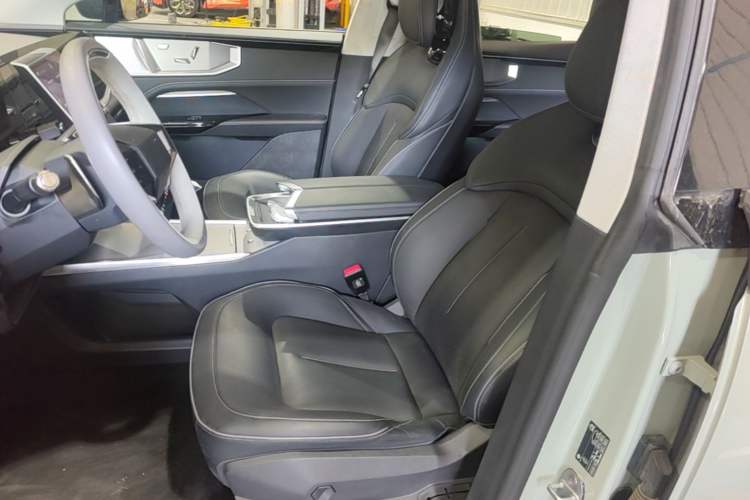 Used HiPhi Y 2023 765 km Flagship Edition Left Front Seat
