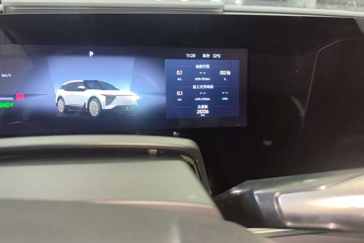 Used HiPhi Y 2023 765 km Flagship Edition Odometer Close Up