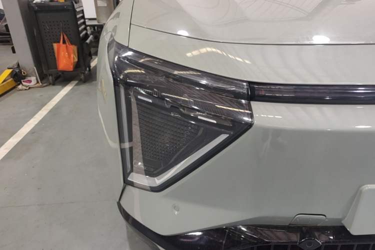 Used HiPhi Y 2023 765 km Flagship Edition Right Front Headlight