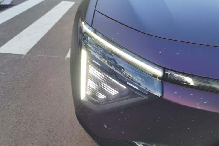 Used HiPhi Y 2023 560 km Elite Version Right Front Headlight