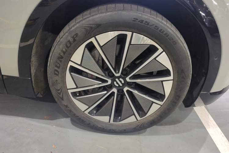 Used HiPhi Y 2023 765 km Flagship Edition Right Front Wheel Hub