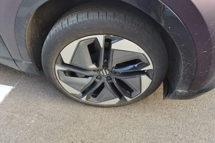 Used HiPhi Y 2023 560 km Elite Version Right Front Wheel Hub