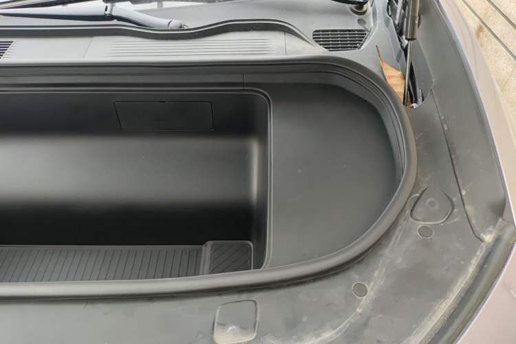 Used HiPhi Y 2023 560 km Elite Version Engine Bay Left