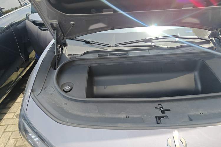 Used HiPhi Y 2023 560 km Pioneer Edition Engine Bay Right