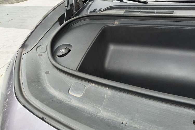 Used HiPhi Y 2023 560 km Pioneer Edition Engine Bay Right