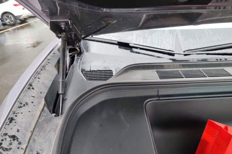 Used HiPhi Y 2023 560 km Elite Version Engine Bay Right