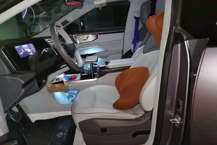 Used HiPhi Y 2023 560 km Elite Version Left Front Seat