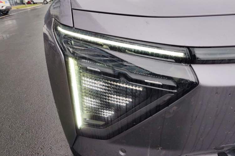 Used HiPhi Y 2023 560 km Elite Version Right Front Headlight