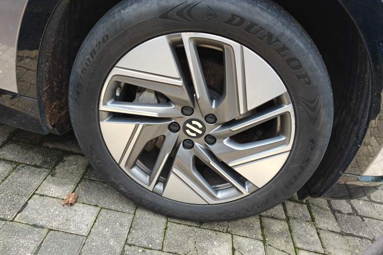 Used HiPhi Y 2023 560 km Pioneer Edition Right Front Wheel Hub
