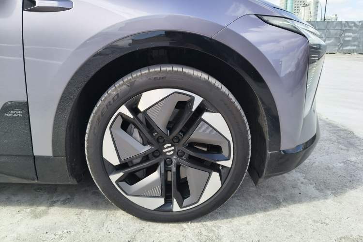 Used HiPhi Y 2023 560 km Pioneer Edition Right Front Wheel Hub