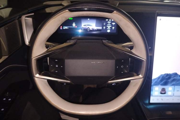 Used HiPhi Y 2023 765 km Flagship Edition Steering Wheel