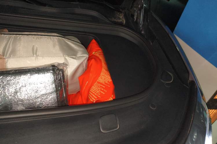 Used HiPhi Y 2023 560 km Pioneer Edition Engine Bay Left