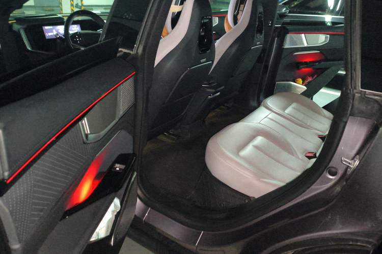 Used HiPhi Y 2023 560 km Pioneer Edition Left Rear Seat