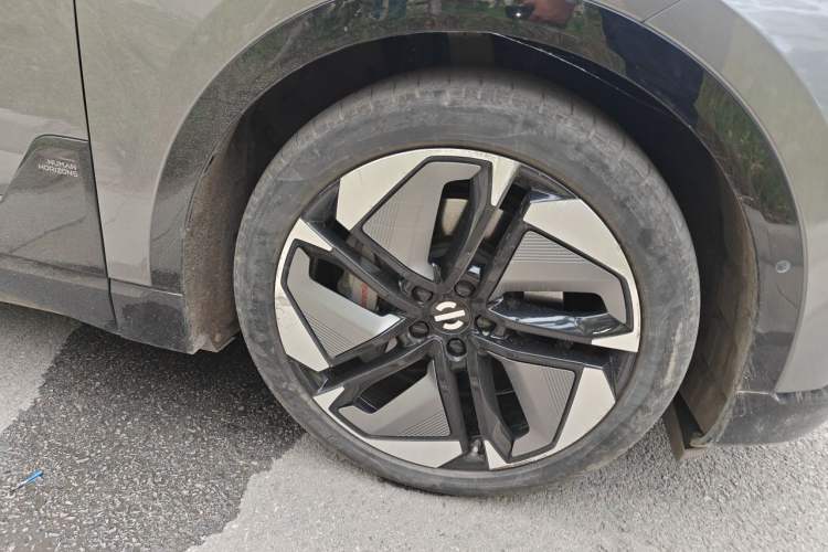 Used HiPhi Y 2023 765 km Flagship Edition Right Front Wheel Hub