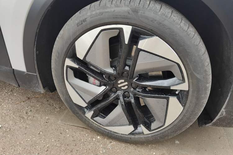 Used HiPhi Y 2023 560 km Pioneer Edition Right Front Wheel Hub