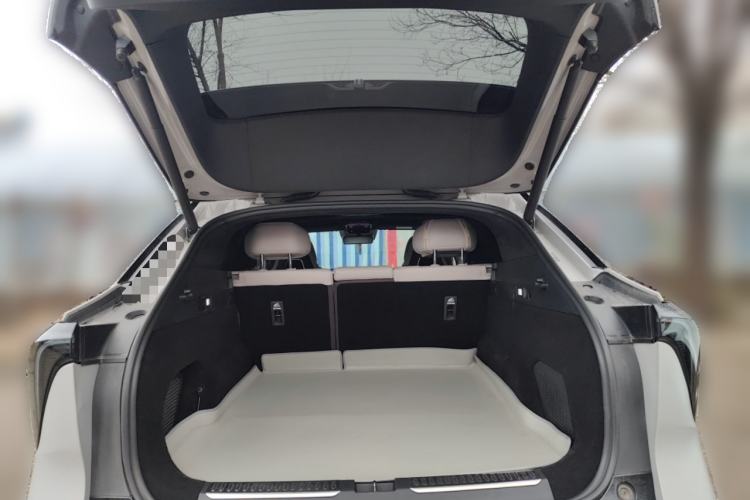 Used HiPhi Y 2023 560 km Pioneer Edition Trunk
