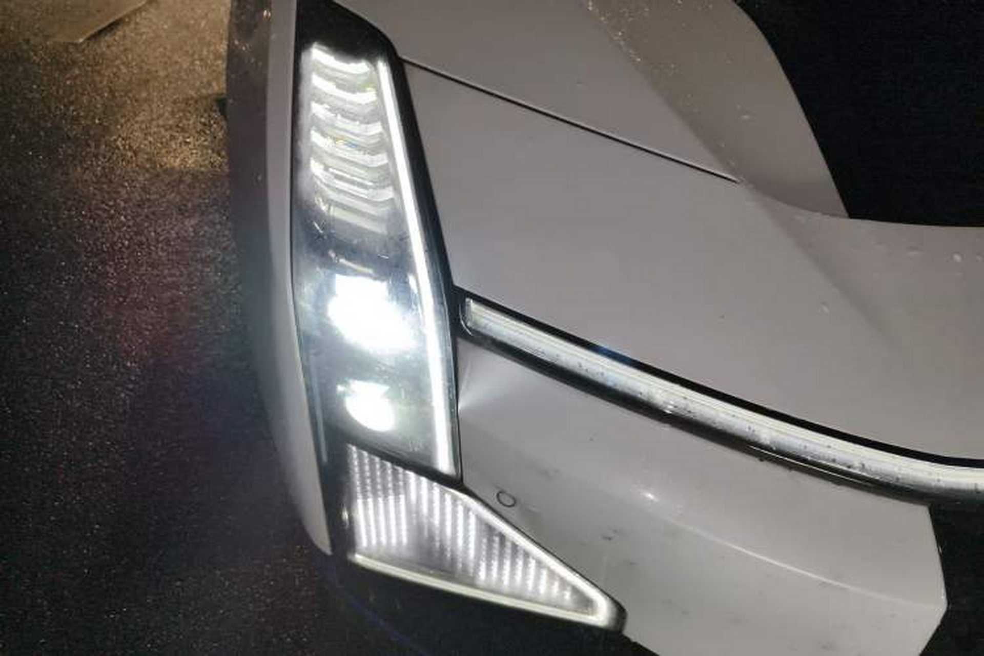 Used HiPhi Z 2023 Four-Seat Version Right Front Headlight