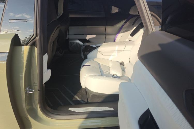Used HiPhi Z 2023 Four-Seat Version Left Rear Seat